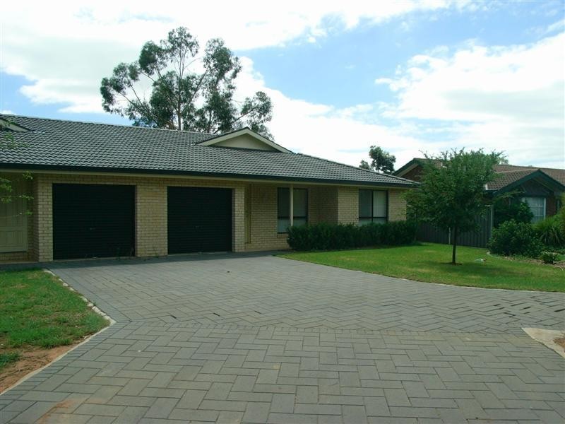 9A Ironbark Close, Dubbo NSW 2830