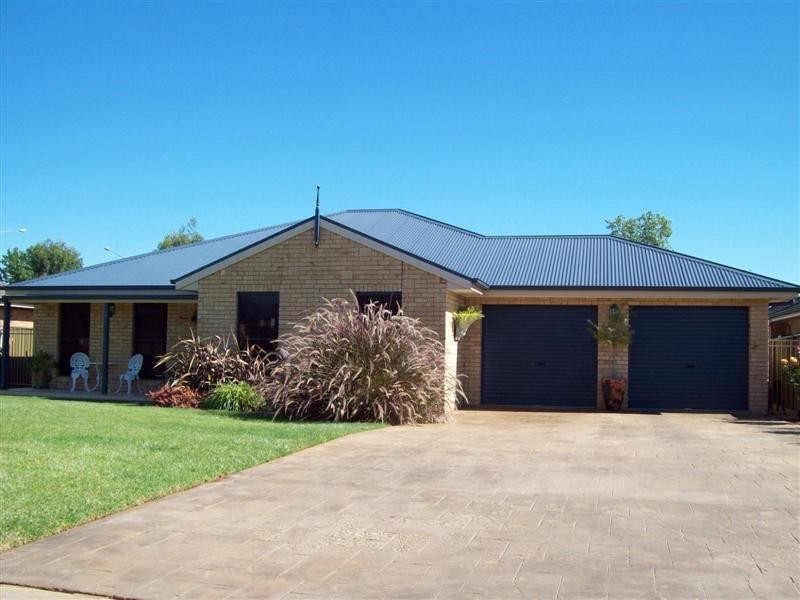12 Cardiff Arms Avenue, Dubbo NSW 2830
