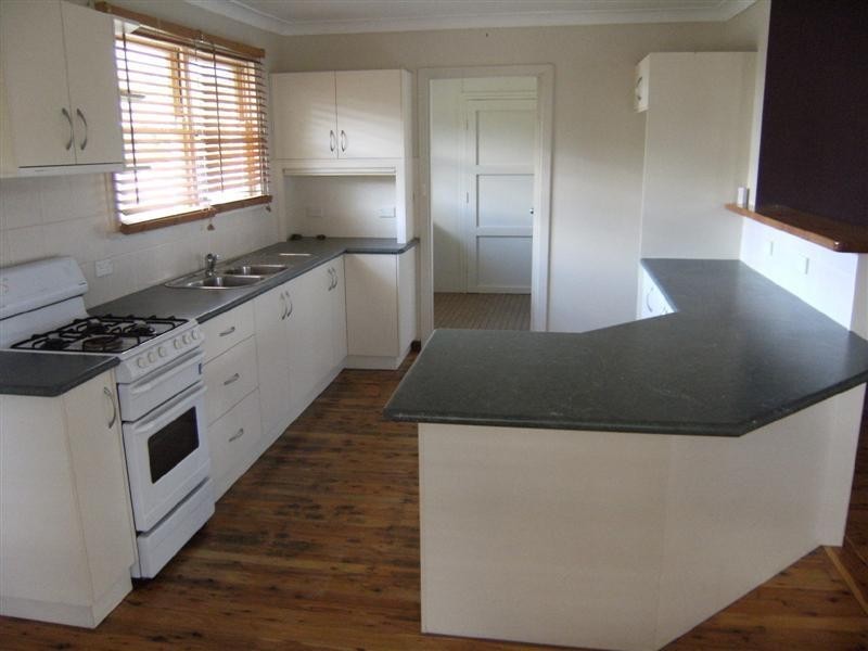 17 Lovett Avenue, Dubbo NSW 2830