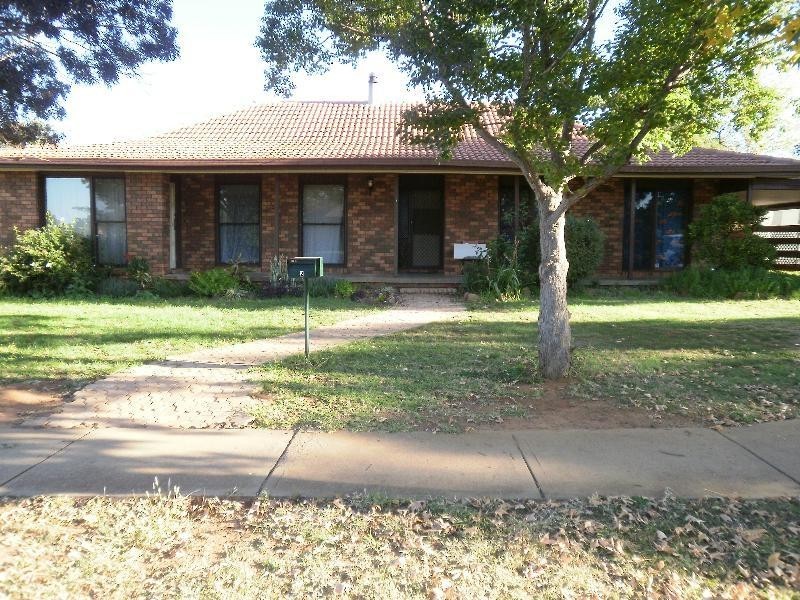 2 Sunset Way, Dubbo NSW 2830