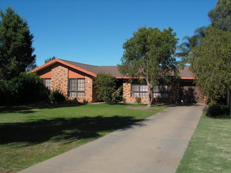 9 Lyons Place, Dubbo NSW 2830