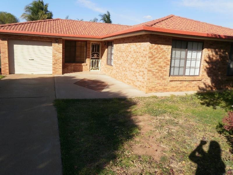 4 Hellyer Court, Dubbo NSW 2830