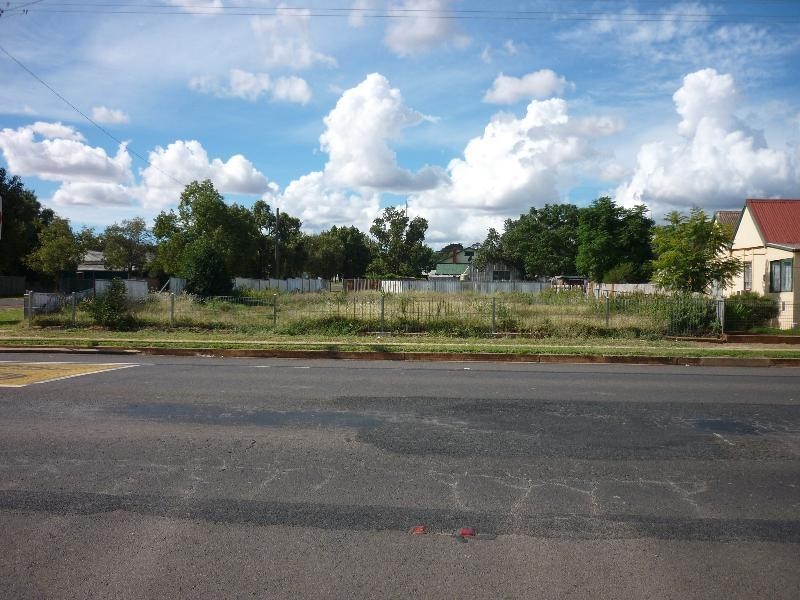 129 Caswell Street, Peak Hill NSW 2869