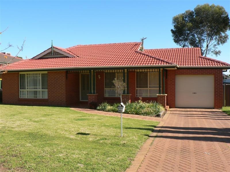 99 Websdale Drive, Dubbo NSW 2830