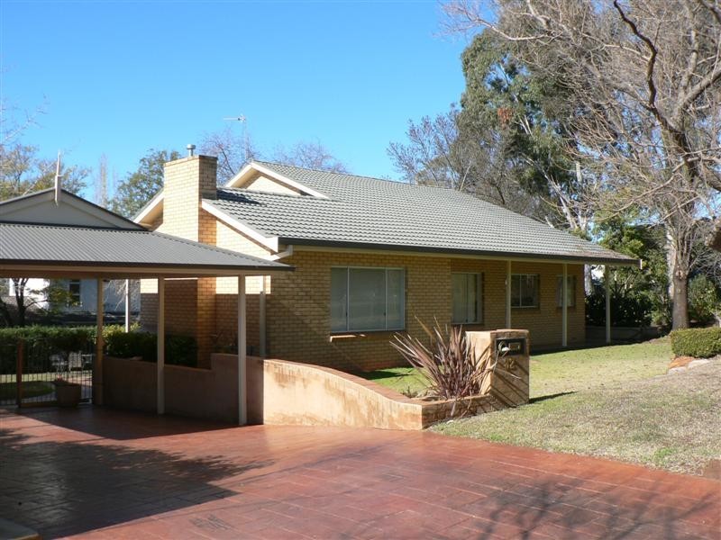 32 Stonehaven Avenue, Dubbo NSW 2830
