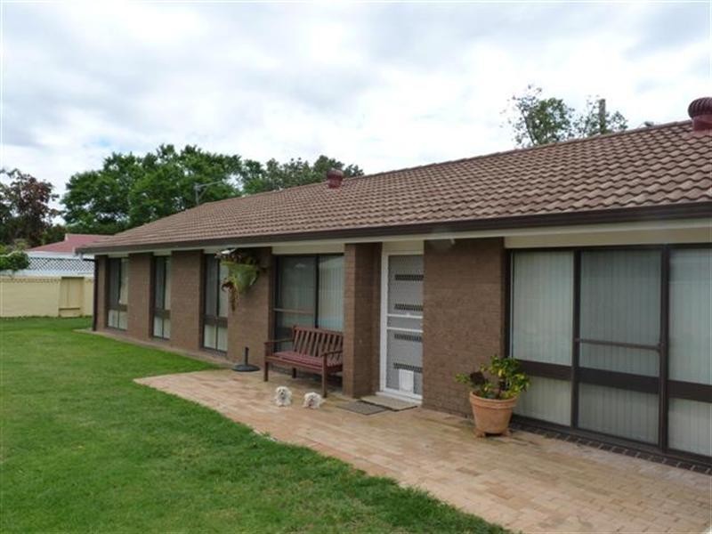 1 Hazelwood Drive, Dubbo NSW 2830