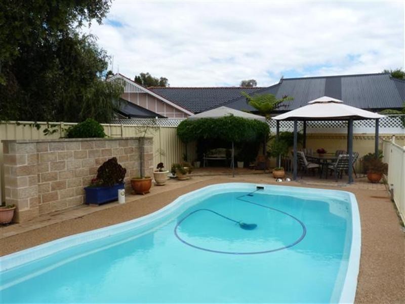 1 Hazelwood Drive, Dubbo NSW 2830