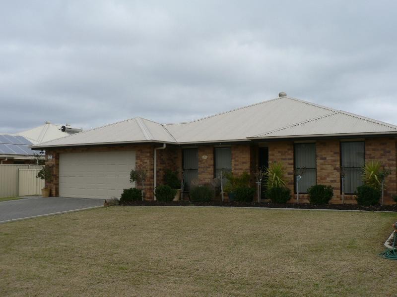 4 William Farrer Drive, Dubbo NSW 2830