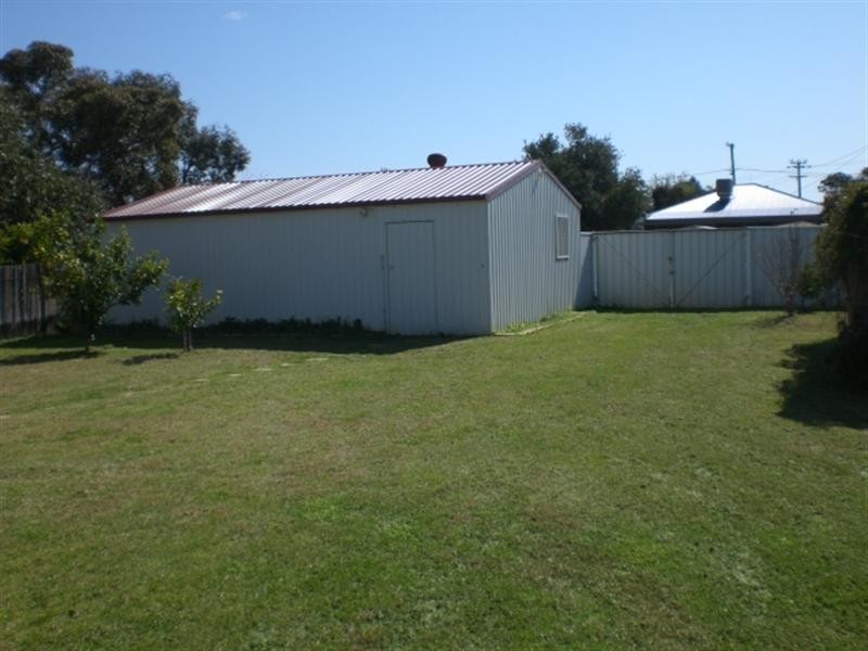 8 Bobs Street, Gilgandra NSW 2827