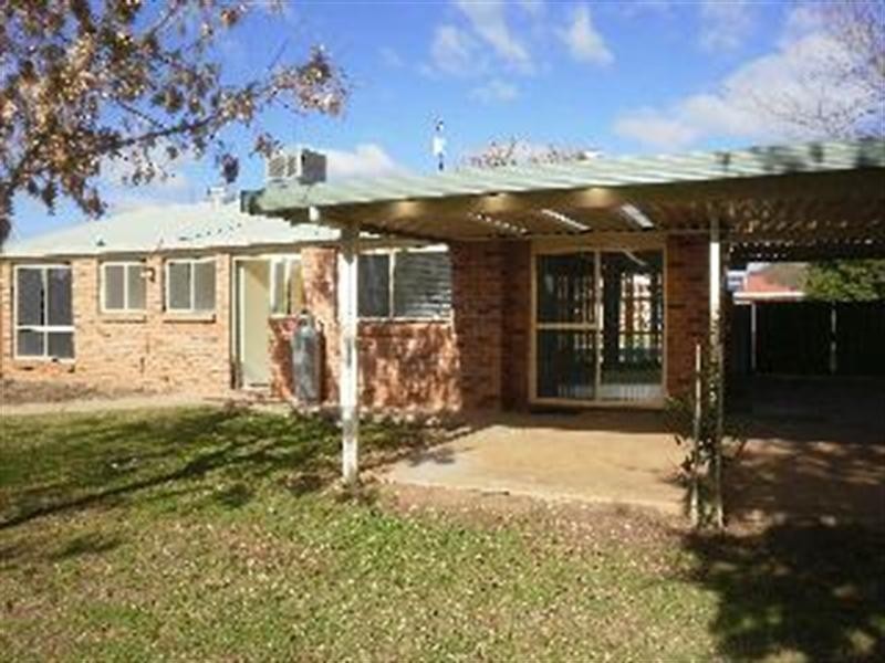 63 Sturt Circle, Dubbo NSW 2830