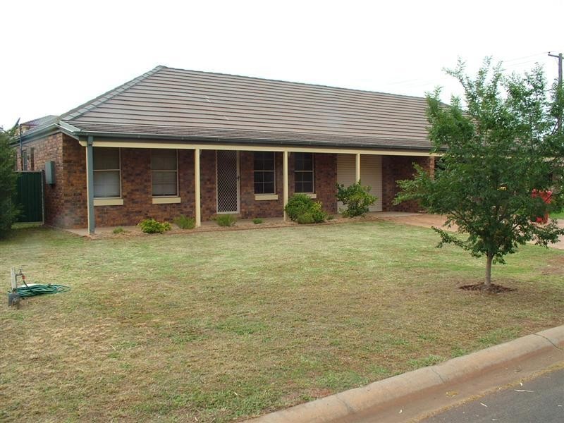 1B Grevillea Close, Dubbo NSW 2830