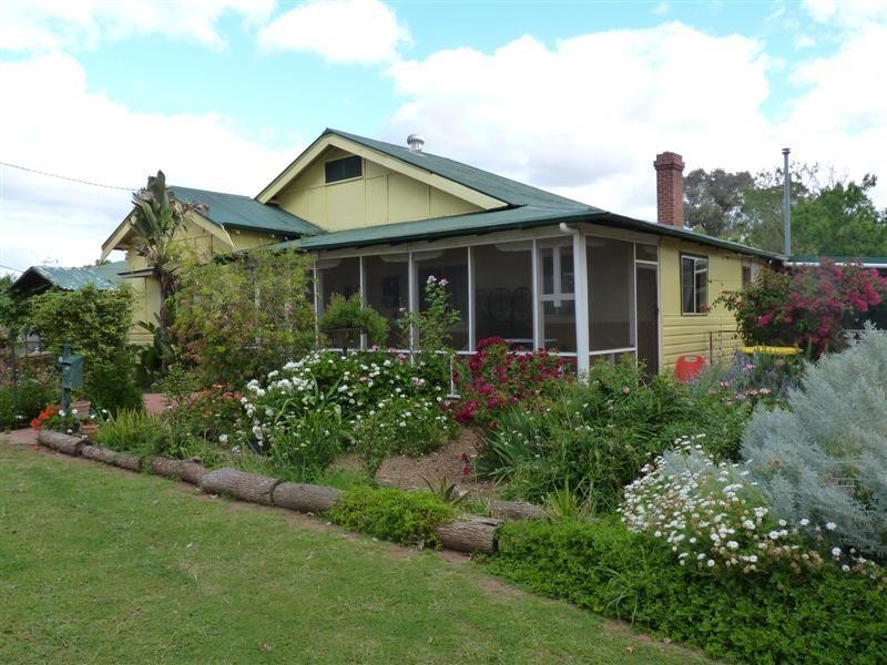 103 Fourth Avenue, Narromine NSW 2821