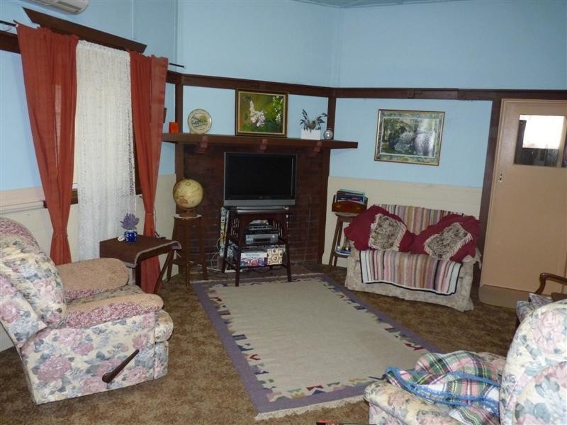 103 Fourth Avenue, Narromine NSW 2821