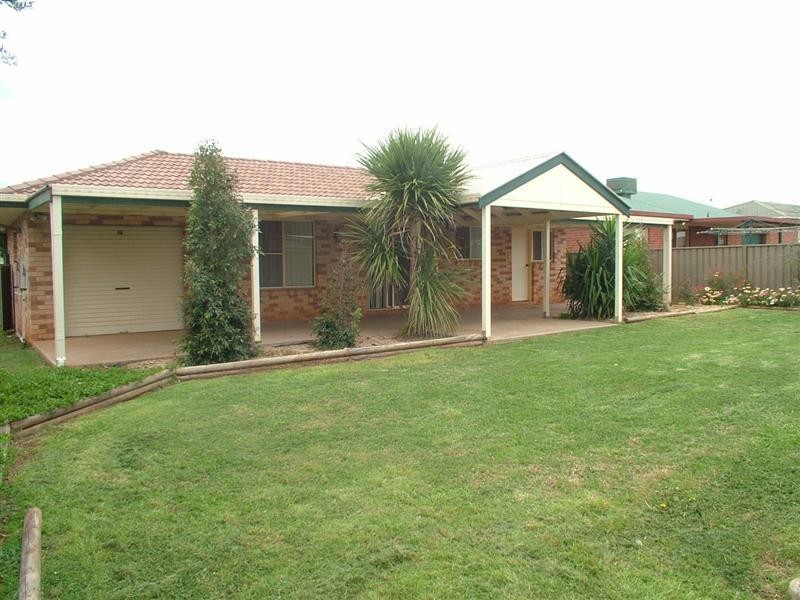 9 Websdale Drive, Dubbo NSW 2830