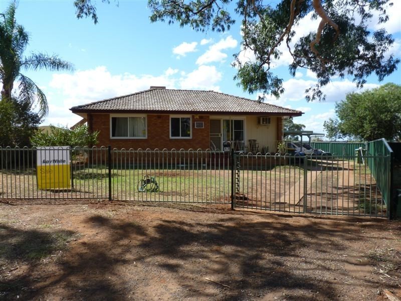 17 Cooinda Crescent, Dubbo NSW 2830