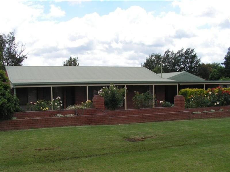 50-52 Jennings Street, Geurie NSW 2831