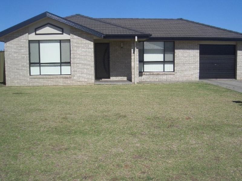 27 Arthur Summons Street, Dubbo NSW 2830
