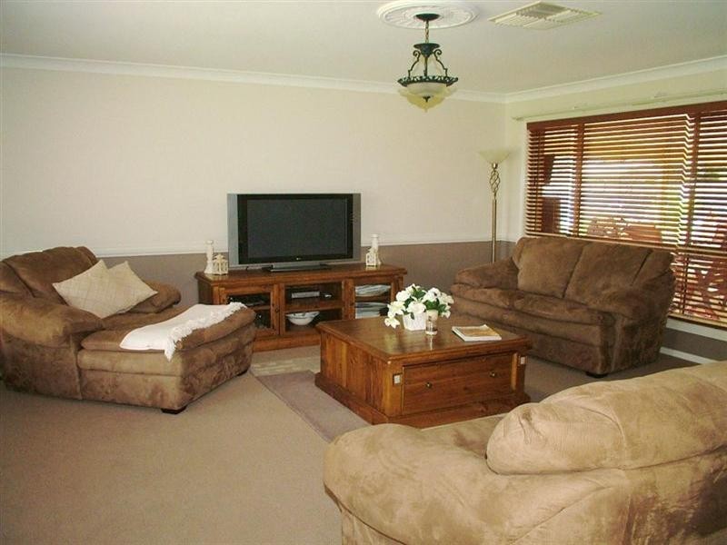 8 Erica Close, Dubbo NSW 2830