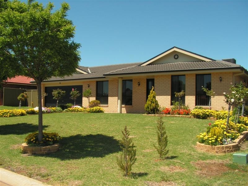 3 Cronin Place, Dubbo NSW 2830
