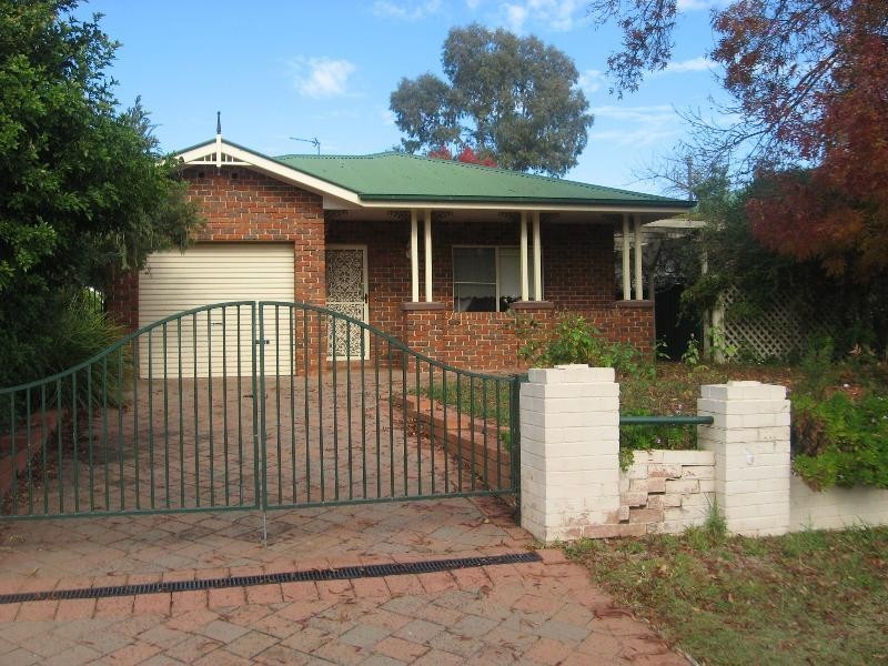 11 Bishop Street, Dubbo NSW 2830