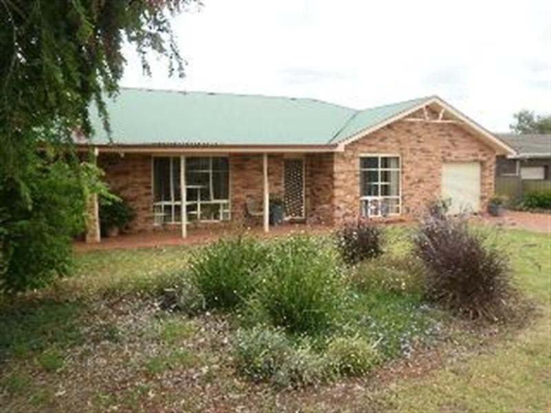 58A Oxley Circle, Dubbo NSW 2830