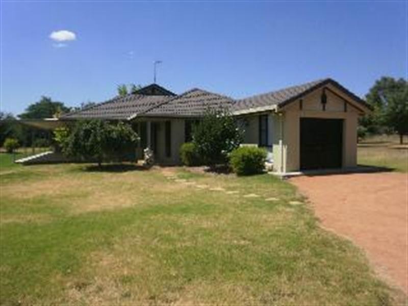 13R Wilfred Smith Drive, Dubbo NSW 2830