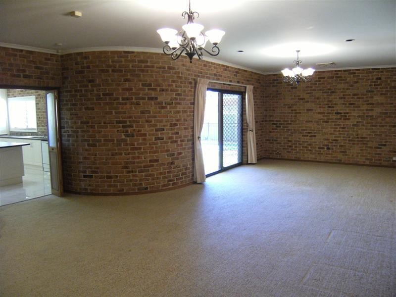 53 Crown Street, Dubbo NSW 2830