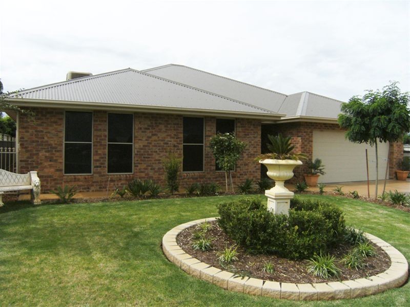 12 Savoy Place, Dubbo NSW 2830