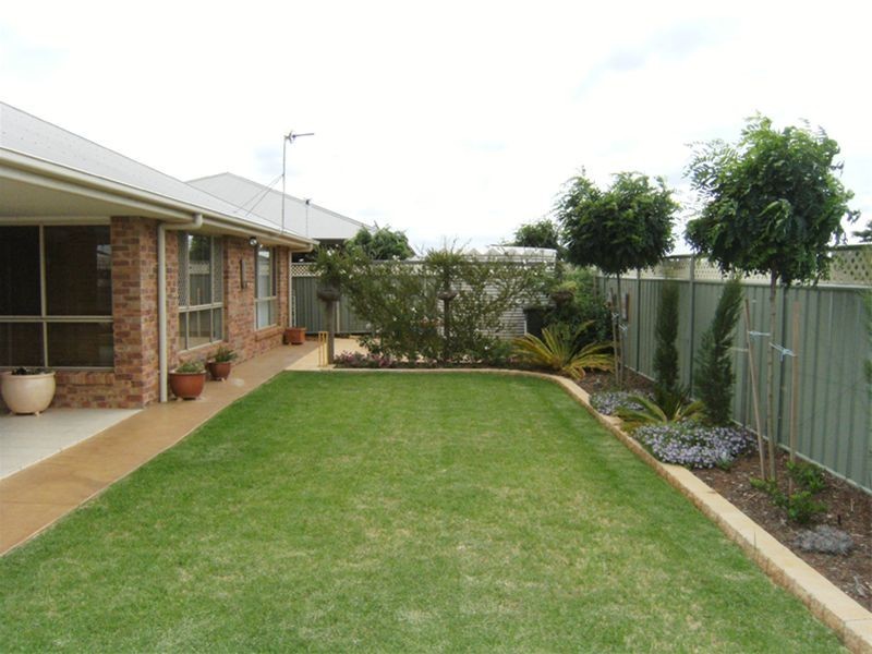 12 Savoy Place, Dubbo NSW 2830
