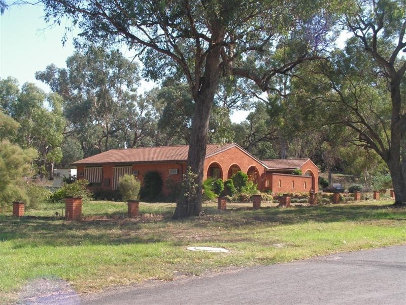 72 Douglas Street, Geurie NSW 2831