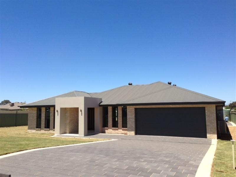 5 Crossroads Drive, Dubbo NSW 2830