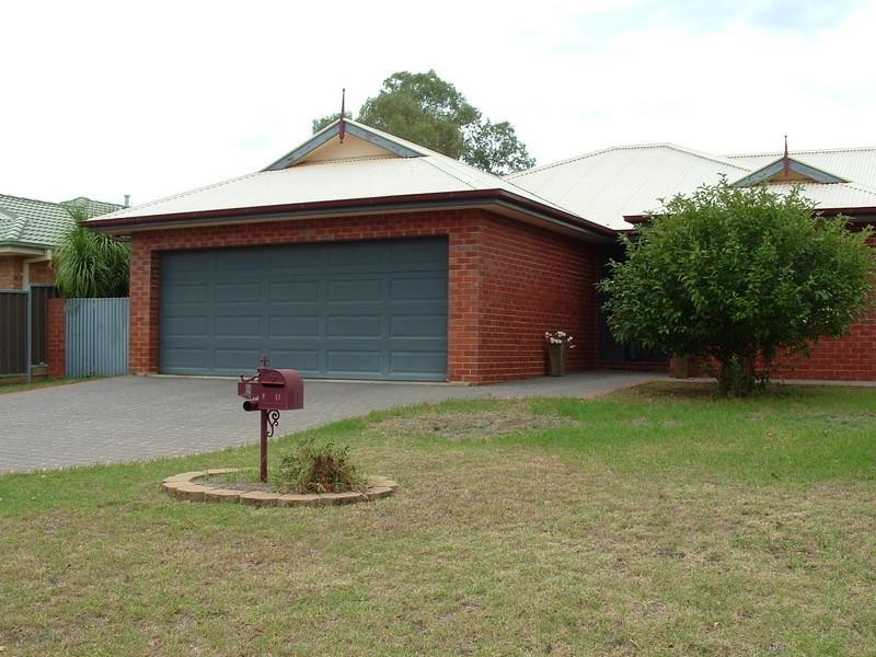 2 Wirraway Close, Dubbo NSW 2830