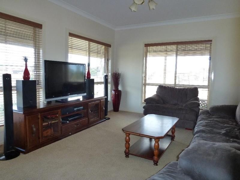 25 Torryburn Way, Dubbo NSW 2830