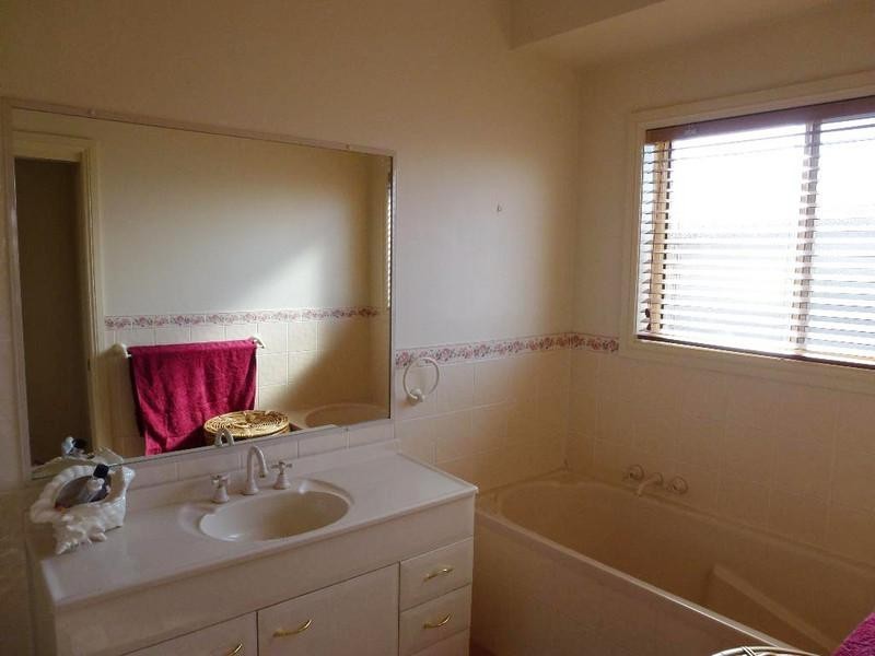 25 Torryburn Way, Dubbo NSW 2830