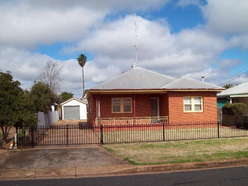 11 MacDonald Street, Dubbo NSW 2830