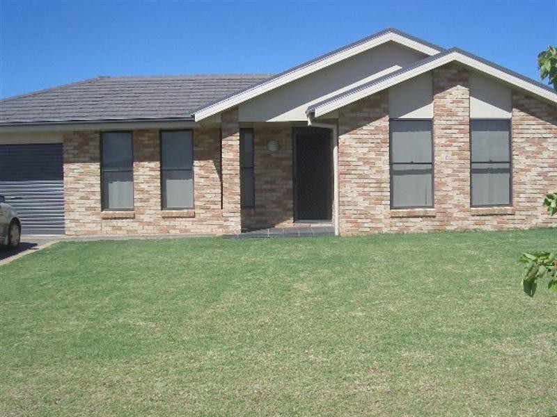 12 Arthur Summons Street, Dubbo NSW 2830