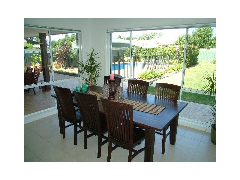 21 Carnoustie Drive, Dubbo NSW 2830