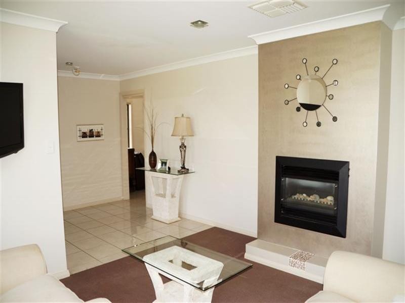 26 Dunheved Crescent, Dubbo NSW 2830