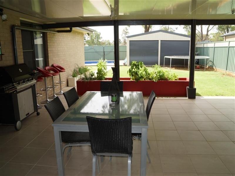26 Dunheved Crescent, Dubbo NSW 2830