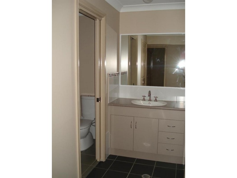 2B Thornett Place, Dubbo NSW 2830