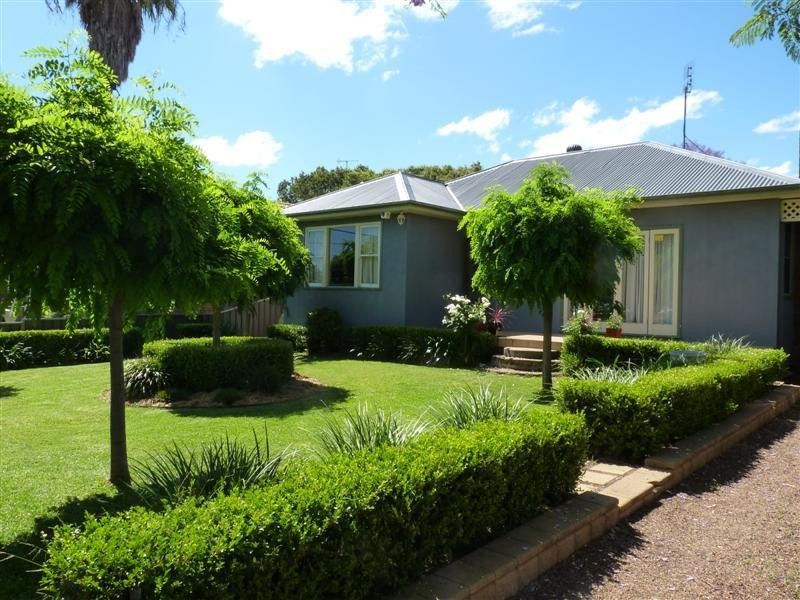 8 Bailey Street, Dubbo NSW 2830