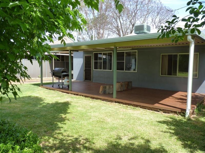 8 Bailey Street, Dubbo NSW 2830