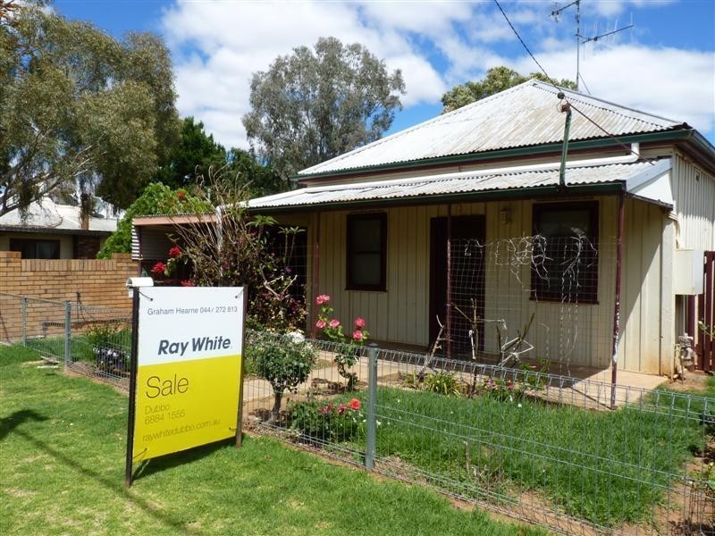 22 Merilba Street, Narromine NSW 2821
