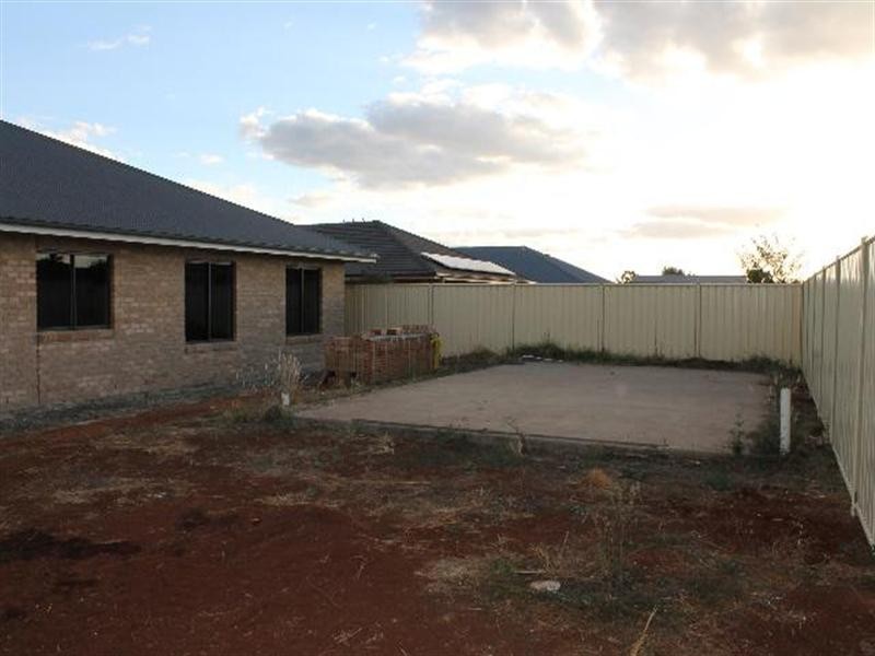 25 Keswick Park Way, Dubbo NSW 2830