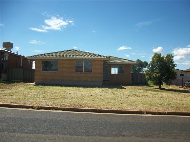 21 Salter Drive, Dubbo NSW 2830