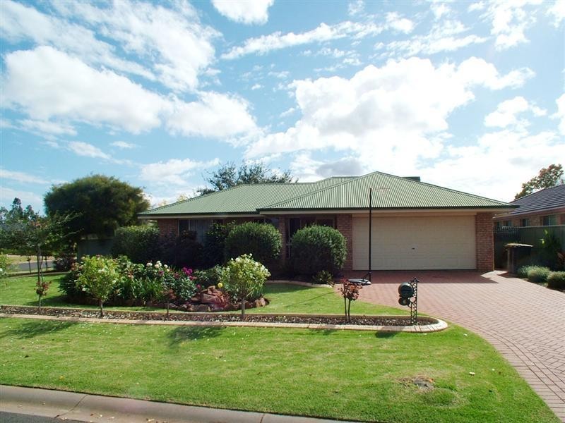 6 Castlereagh Avenue, Dubbo NSW 2830