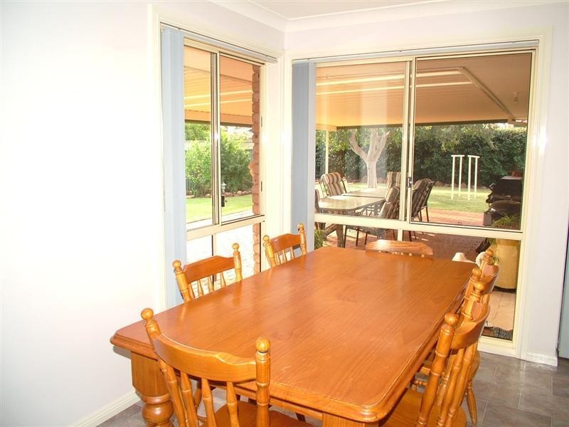 6 Castlereagh Avenue, Dubbo NSW 2830