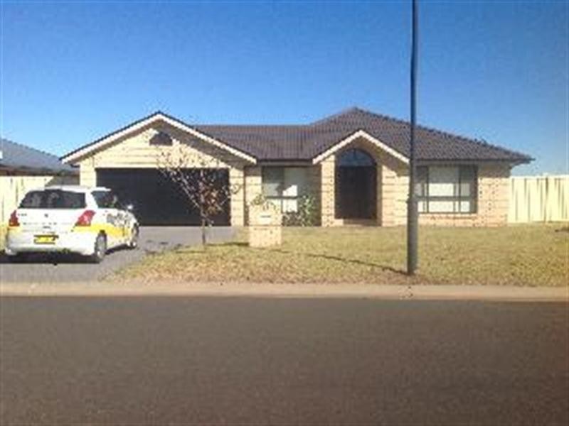 2 Sunvale Avenue, Dubbo NSW 2830