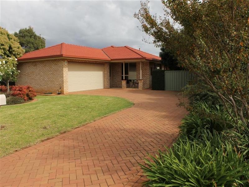 4 Warrego Court, Dubbo NSW 2830