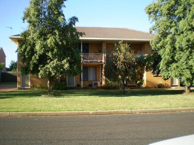 4/5 Forrest Crescent, Dubbo NSW 2830